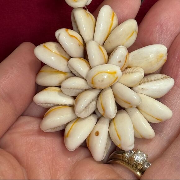 Beautiful Handmade Cowrie Seashell Koa Seed Lei Statement Necklace - Picture 10 of 15